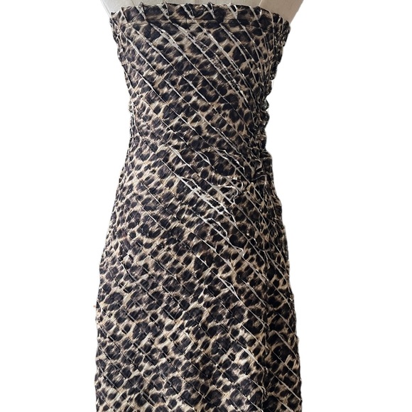 Crossroads Dress - Picture 2 of 8